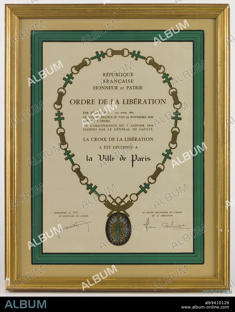 Diploma of the Liberation Cross awarded to the City of Paris ('3rd model'), Hettier de Boislambert, Claude, Signatory, Muracciole, Jules, Signatory, Louis, Robert, Manufacturer, Between 1962 and 1978, 1st half of 20th century, Museum of the Liberation of Paris - General Leclerc Museum - Jean Moulin Museum, Graphic arts, Manuscripts, printed matter, bookbinding, Military life = Militaria, Manuscripts, printed matter, bookbinding, Diploma, Paper, Typography = letterpress printing, Glass, Paris, Paris, France, Height: 45. 6 cm, Width: 36 cm.