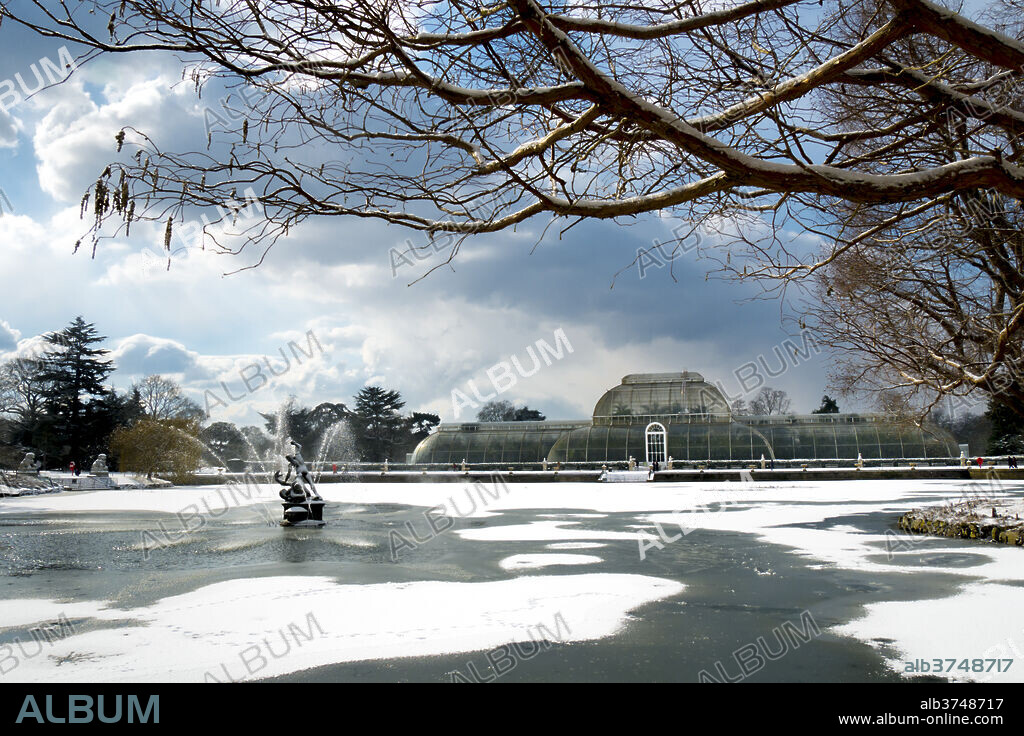 Palm House, Kew Gardens in winter, UNESCO World Heritage Site, London, England, United Kingdom, Europe.
