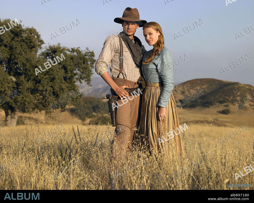 ERIN COTTRELL y LOGAN BARTHOLOMEW en LOVE'S ABIDING JOY, 2006, dirigida por MICHAEL LANDON JR.. Copyright HALLMARK / TRUEBLOOD, JAMIE.