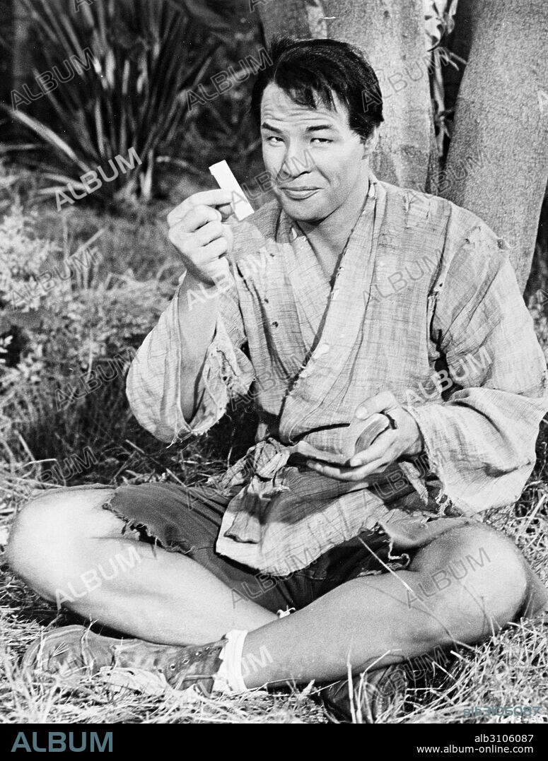 MARLON BRANDO en LA CASA DE TÉ DE LA LUNA DE AGOSTO, 1956 (THE TEAHOUSE OF THE AUGUST MOON), dirigida por DANIEL MANN. Copyright M.G.M.