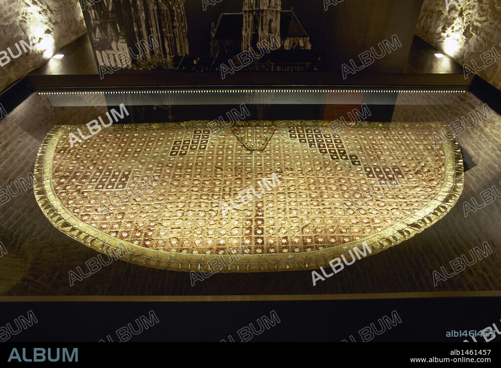 Coronation robe (Cappa Leonis). 14th century. Aachen Cathedral Treasury. Germany.