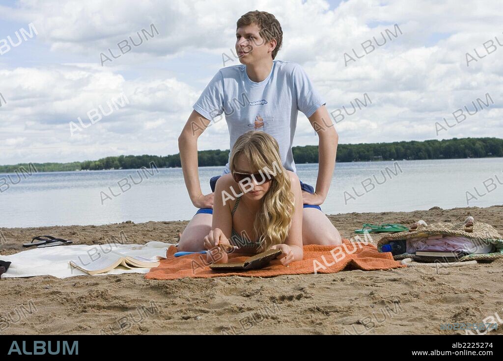 MICHAEL CERA et PORTIA DOUBLEDAY dans YOUTH IN REVOLT, 2009, réalisé par MIGUEL ARTETA. Copyright DIMENSION FILMS.