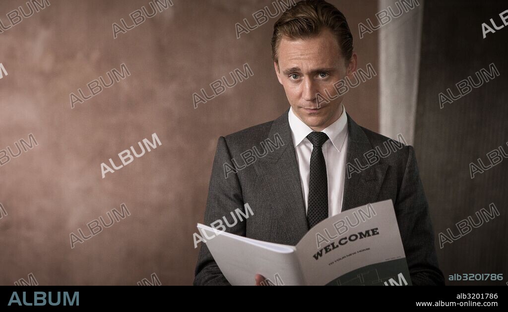 TOM HIDDLESTON in HIGH-RISE, 2015, directed by BEN WHEATLEY. Copyright RECORDED PICTURE COMPANY/BFI/FILM4/HANWAY FILMS/INGENIOUS.