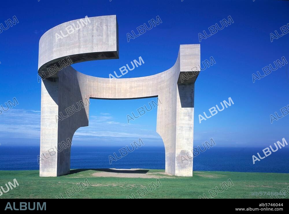Gijon / El Elogio del Horizonte von Eduardo Chillida Filmsize: 6 × 9 cm.