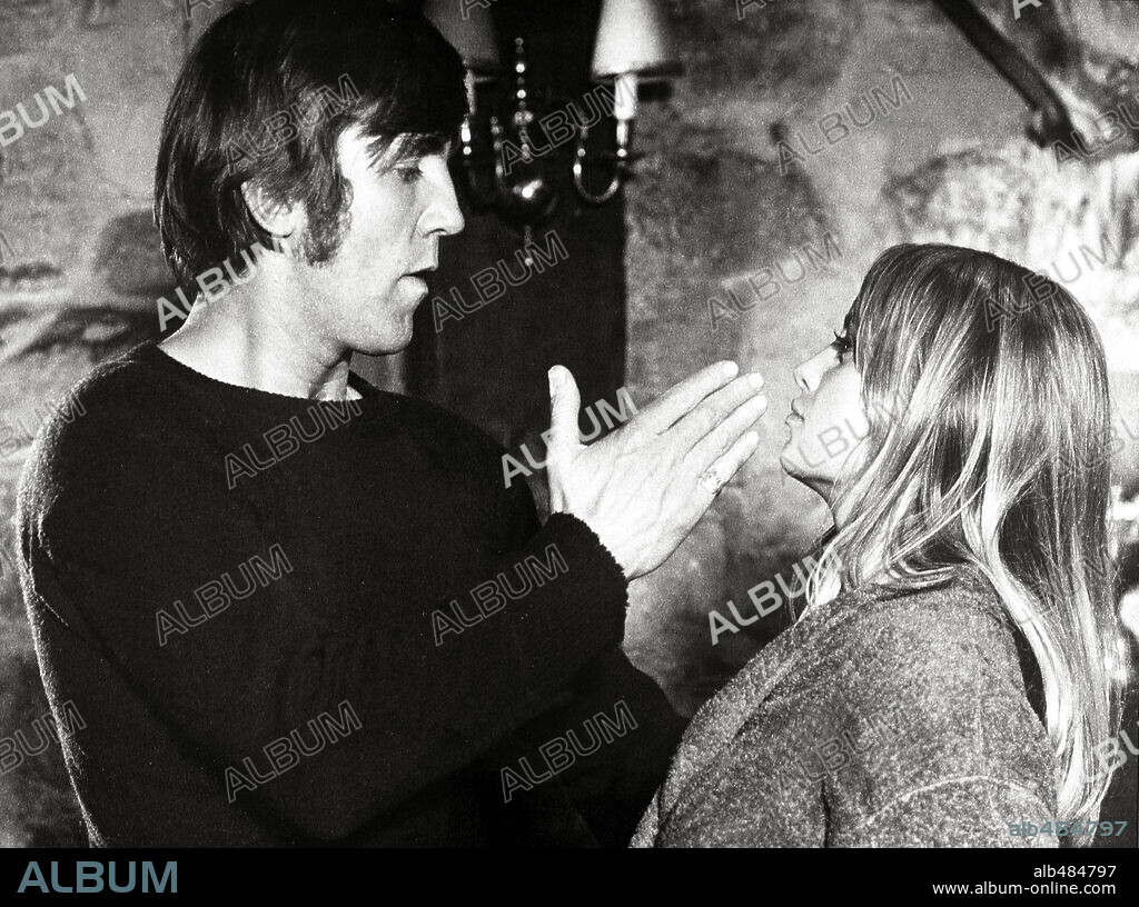 DAVID WARNER y SUSAN GEORGE en PERROS DE PAJA, 1971 (STRAW DOGS), dirigida por SAM PECKINPAH. Copyright ABC PICTURES CORP/CINERAMA RELEASING.
