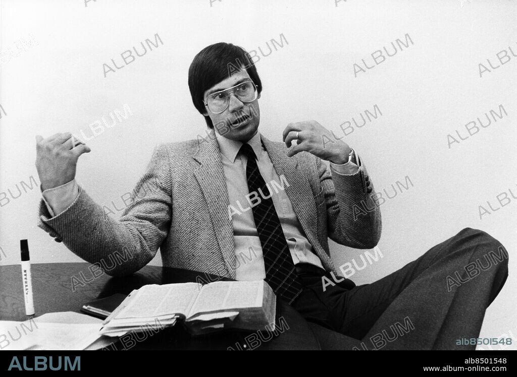 ARKIV UPPSALA 1983-12-16. Ulf Ekman grundare, ordförande och pastor i frikyrkoförsamlingen Livets Ord i Uppsala. Porträtt på sitt kontor 16:e december 1983.. Foto: Sture Carlsson/ SvD / TT / Kod: 11014.