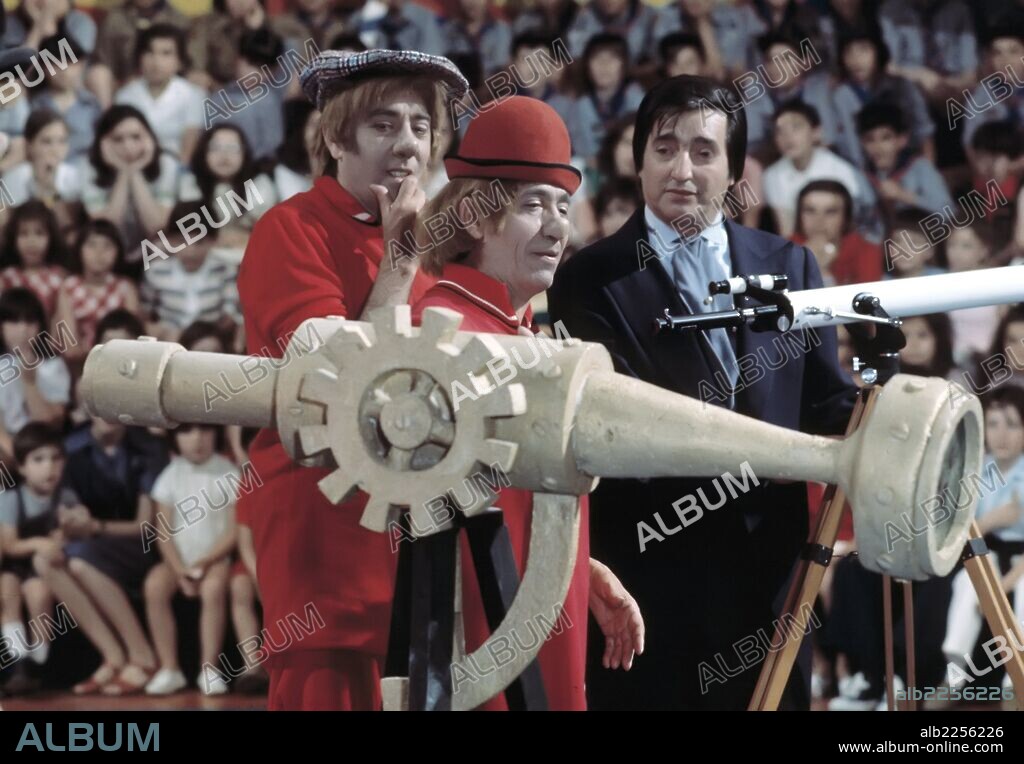 FAMILIA ARAGON : GABY , FOFO , MILIKI. PAYASOS ESPAÑOLES EN EL PROGRAMA DE TVE.  " ERASE UNA VEZ EL CIRCO ". 1973.