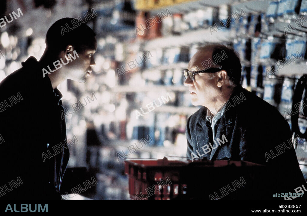 GENE HACKMAN and WILL SMITH in ENEMY OF THE STATE, 1998, directed by TONY SCOTT. Copyright TOUCHSTONE PICTURES.