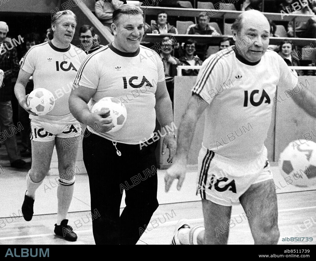Gre-No-Li fr v Nils Liedholm Gunnar Nordahl och Gunnar Gren vid match mellan. 1948 års OS-lag och TV-lag i Ystad. Gunnar Nordahl fotboll sitg 1982. (c) Ronny Johannesson / Sydsvenskan / IBL.