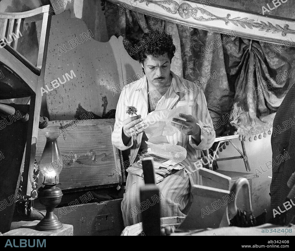 MARCELLO MASTROIANNI in DIVORCE-ITALIAN STYLE, 1961 (DIVORZIO ALL'ITALIANA), directed by PIETRO GERMI. Copyright LUX FILM.