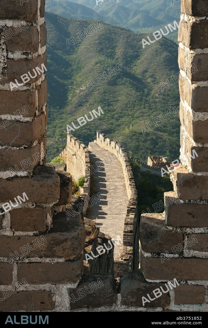 Watchtower view of Great Wall of China, UNESCO World Heritage Site, Huanghuacheng (Yellow Flower), Ming dynasty, Jiuduhe Zhen, Huairou, China, Asia.
