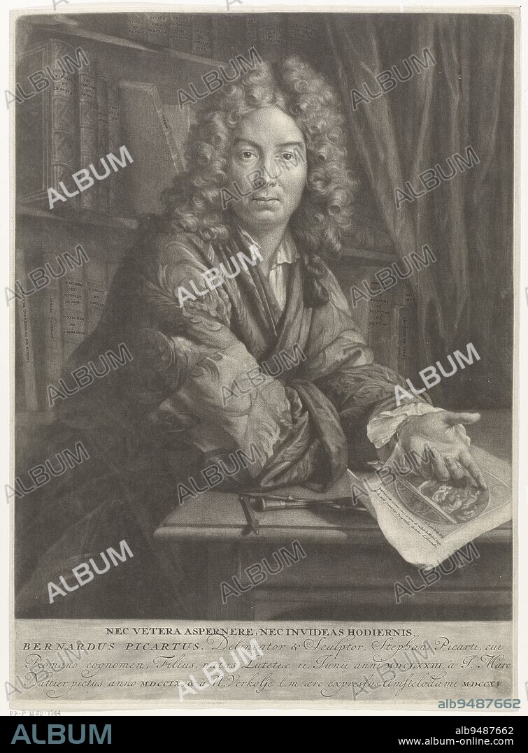 The draughtsman and engraver Bernard Picart sits at a table and wears an embroidered coat. He refers to his print from 1709 with the antique carved stone known at the time as 'Cachet de Michel Ange' but made after an engraved gemstone from Pyrgotto. Next to the print are some engraving tools. Behind him a large number of books, Portrait of Bernard Picart., print maker: Nicolaas Verkolje, (mentioned on object), after: Jean-Marc Nattier, (mentioned on object), Amsterdam, 1715, paper, engraving, h 346 mm × w 240 mm.