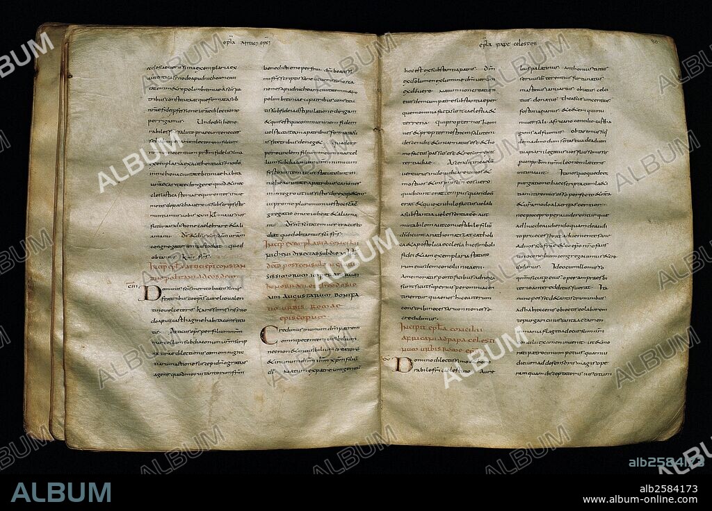 CODEX ADRIANUS. Volúmen en pergamino. Fechado hacia finales del siglo IX. Escritura minúscula carolina a dos columnas. Se cree que procedía de Francia. Arxiu Capitular de La Seu d'Urgell. Provincia de Lleida. Cataluña.