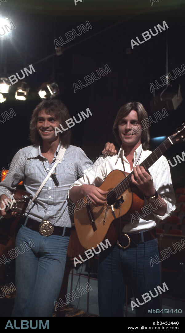 STOCKHOLM 1973-02-10.. MELODIFESTIVALEN 1973 i TV-huset Sänt första gången 1973-02-10 Malta deltog med låten Sommar'n som aldrig säger nej Gitarrer Schlager Sångare persons: CLAES AF GEIJERSTAM;GÖRAN FRISTORP sites: STOCKHOLM;SVERIGE.