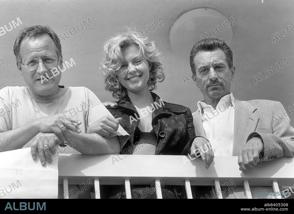 ASHLEY JUDD, MICHAEL MANN et ROBERT DE NIRO dans HEAT, 1995, réalisé par MICHAEL MANN. Copyright WARNER BROTHERS.