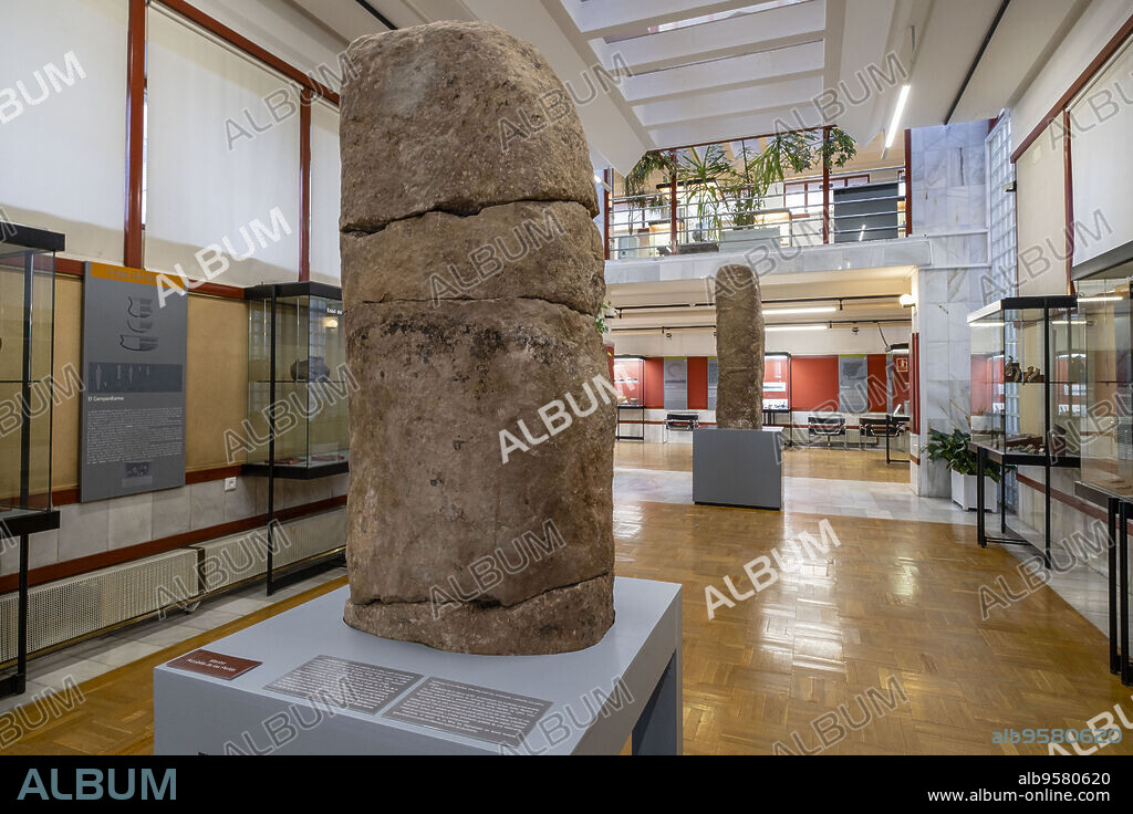 menhir de Alcubilla de las Peñas, museo Numantino de Soria, Soria, Comunidad Autónoma de Castilla, Spain, Europe.