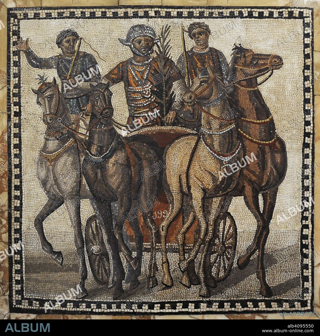 Mosaico romano con la representación de la Cuádriga de la factio russata. El auriga del equipo vencedor (rojos) levanta la palma como símbolo de la victoria. Siglo III. Piedra caliza. Procedente de Roma (Italia). Museo Arqueológico Nacional. Madrid. España.