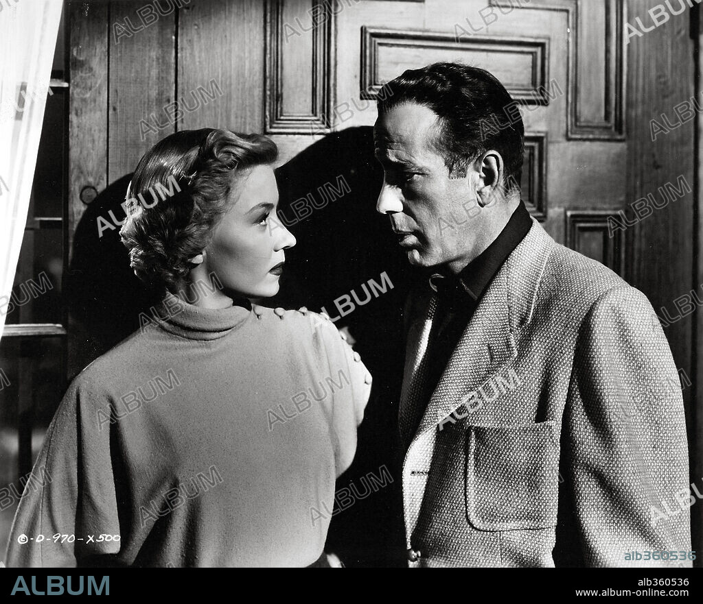 GLORIA GRAHAME et HUMPHREY BOGART dans IN A LONELY PLACE, 1950, réalisé par NICHOLAS RAY. Copyright COLUMBIA PICTURES.