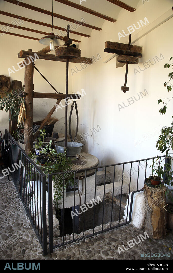 Bullas; "Molino de Abajo" junto al río Mula; actual casa de turismo rural; antigua sala de "maquinas".