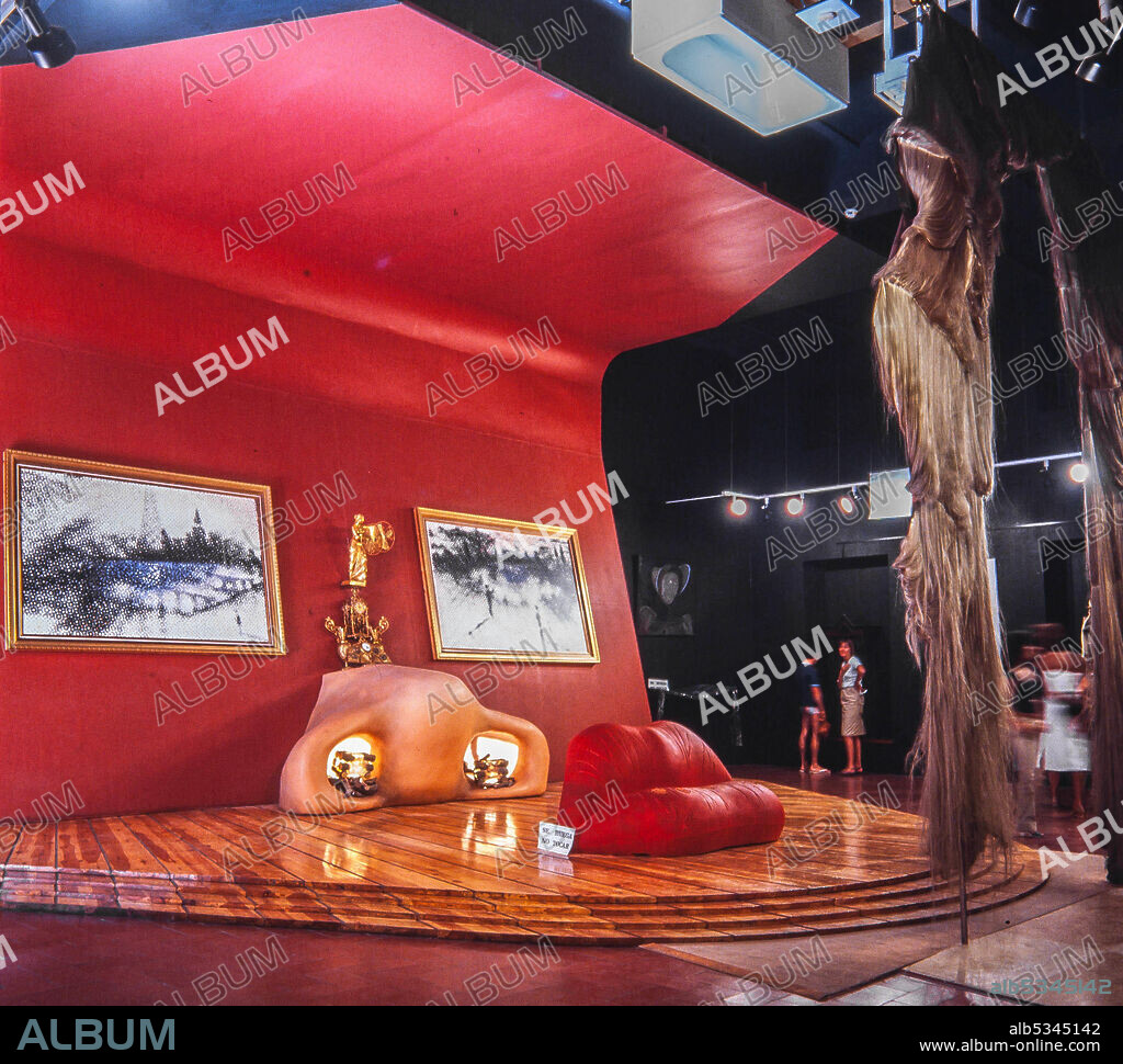 SALVADOR DALÍ. Salvador Dalí / 'Rostro de Mae West utilizado como apartamento' 1974. Teatre Museu Dalí, Figueres.