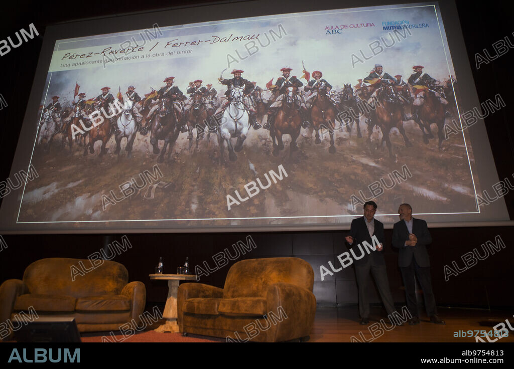 Madrid, 02/02/2017. Mesa redonda entre Arturo Pérez Reverte y el pintor Augusto Ferrer Dalmau. Foto: Ángel de Antonio ARCHDC.