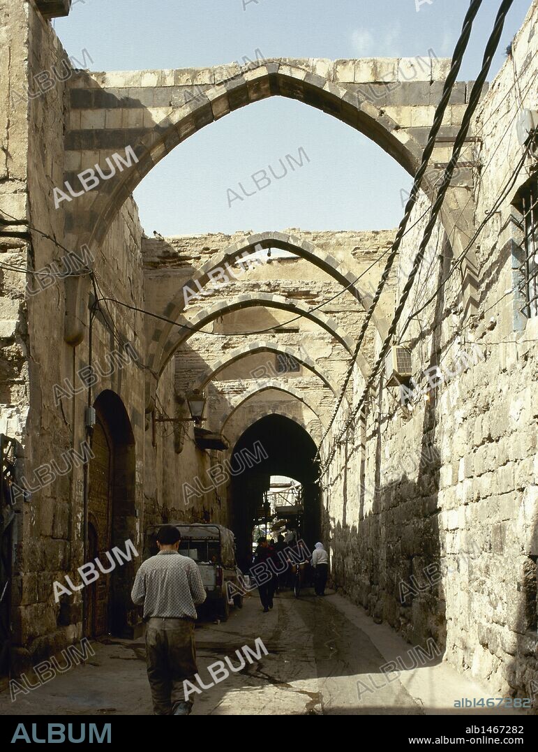 SIRIA. DAMASCO. Una calle del casco antiguo.