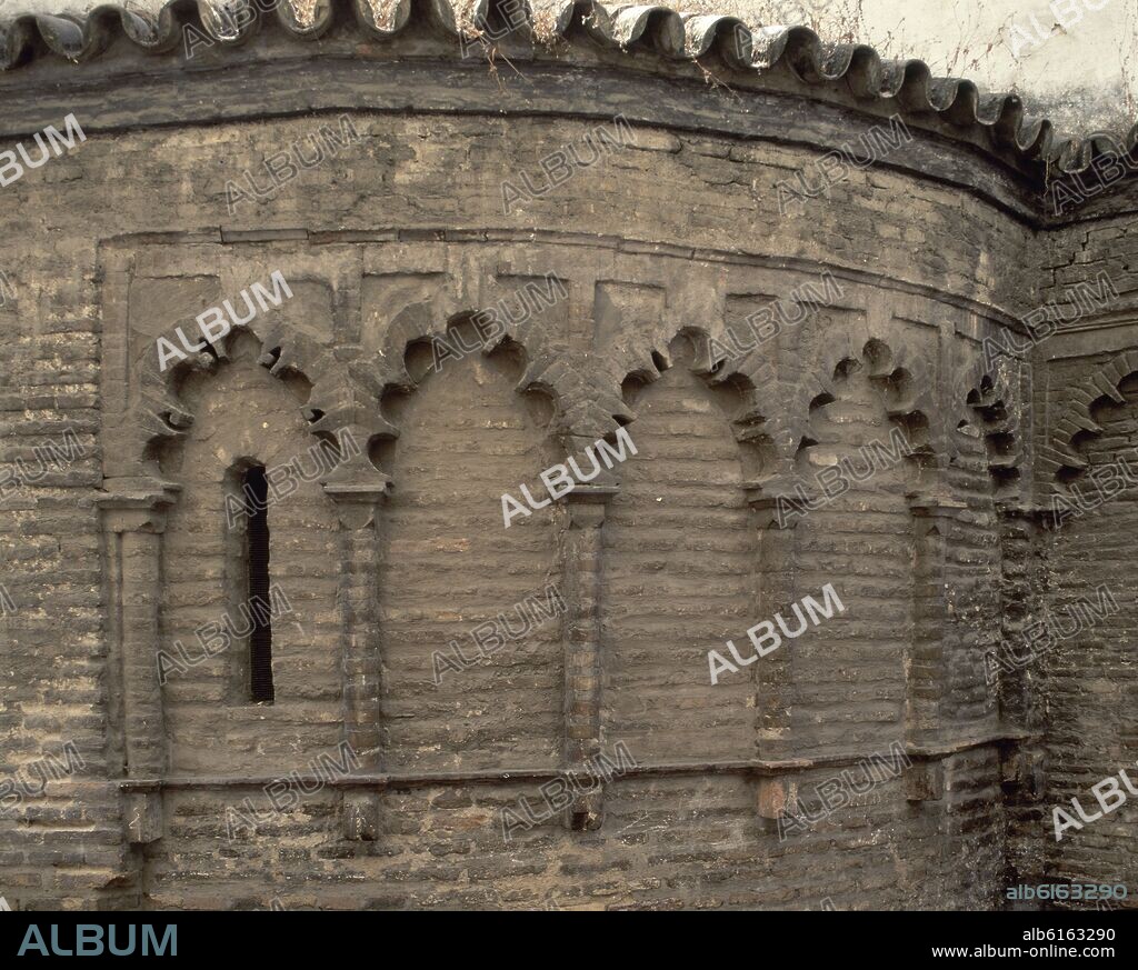 EXT- VISTA DE LOS ABSIDES-S XIV- ARQUITECTURA GOTICO MUDEJAR-.
