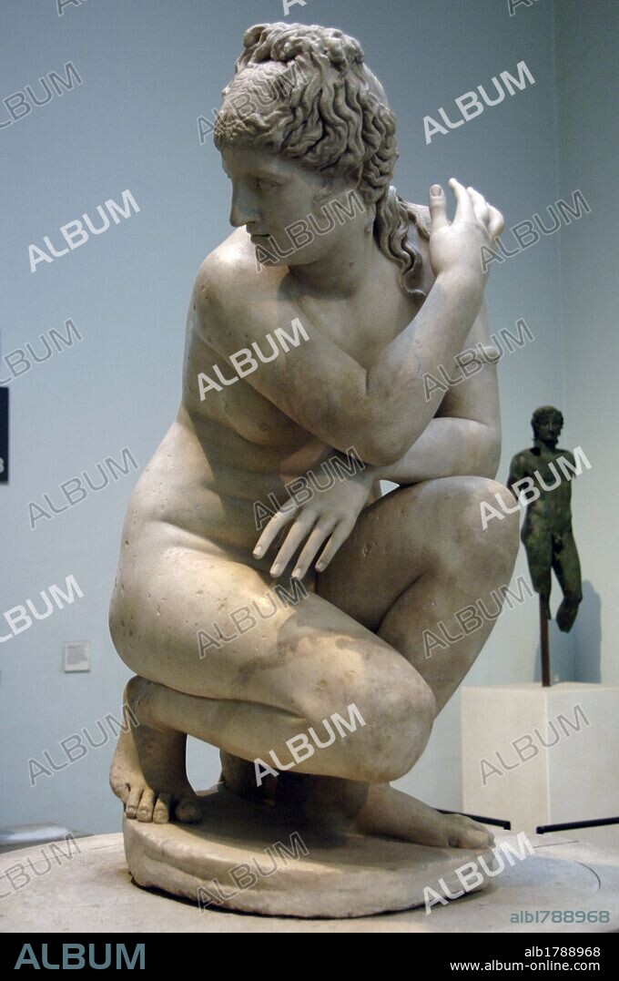 ARTE ROMANO. Estatua de mármol de la AFRODITA SORPRENDIDA EN EL BAÑO, conocida como VENUS DE LELY. Fechada en el s. I o II d. C. Copia romana de un original helenístico del s. II a. C. Museo Británico. Londres. Inglaterra. Reino Unido.