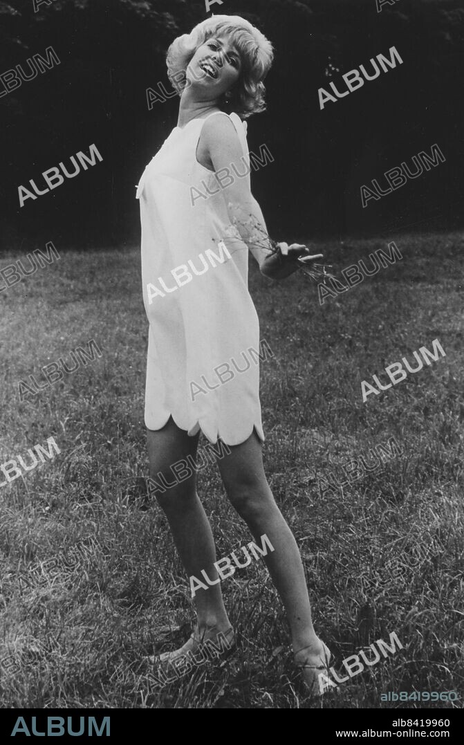 GÖTEBORG omkring 1966.. Sångerskan Lena Junoff - kallades också för Margaret Lee. *** Local Caption *** Okänd fotograf Foto: Kamerareportage / TT / Kod: 2524.