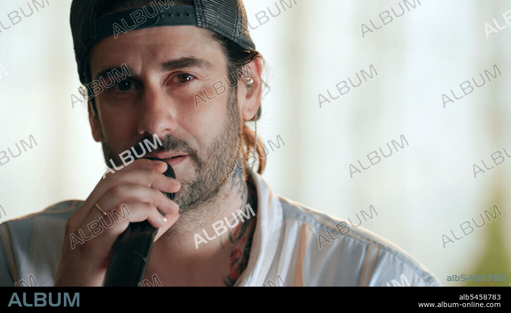 MELENDI en ACOUSTIC HOME, 2021. Copyright Sony Music España.