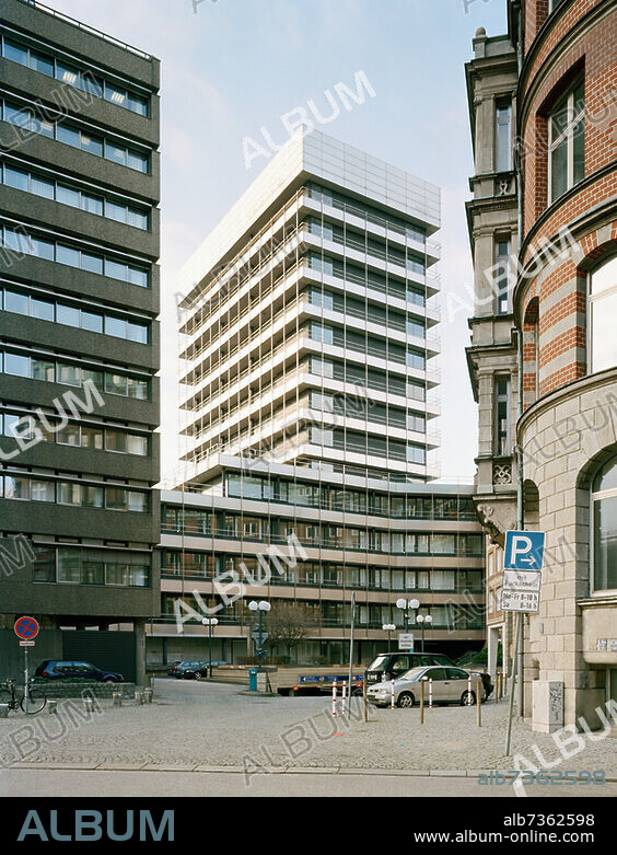 Ehemaliges Allianz-Gebäude, Großer Burstah, Hamburg 2016
Architekt: Bernhard Hermkes, Erbaut: 1969-71
Abriss geplant für 2018.