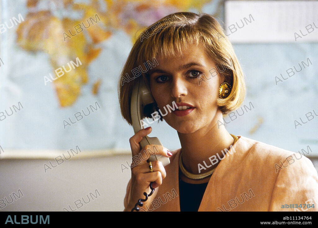 Gundula Gause starts as the new co-presenter of the "heute journal" at ZDF in Mainz, Germany 1993. (original german headline: Gundula Gause).