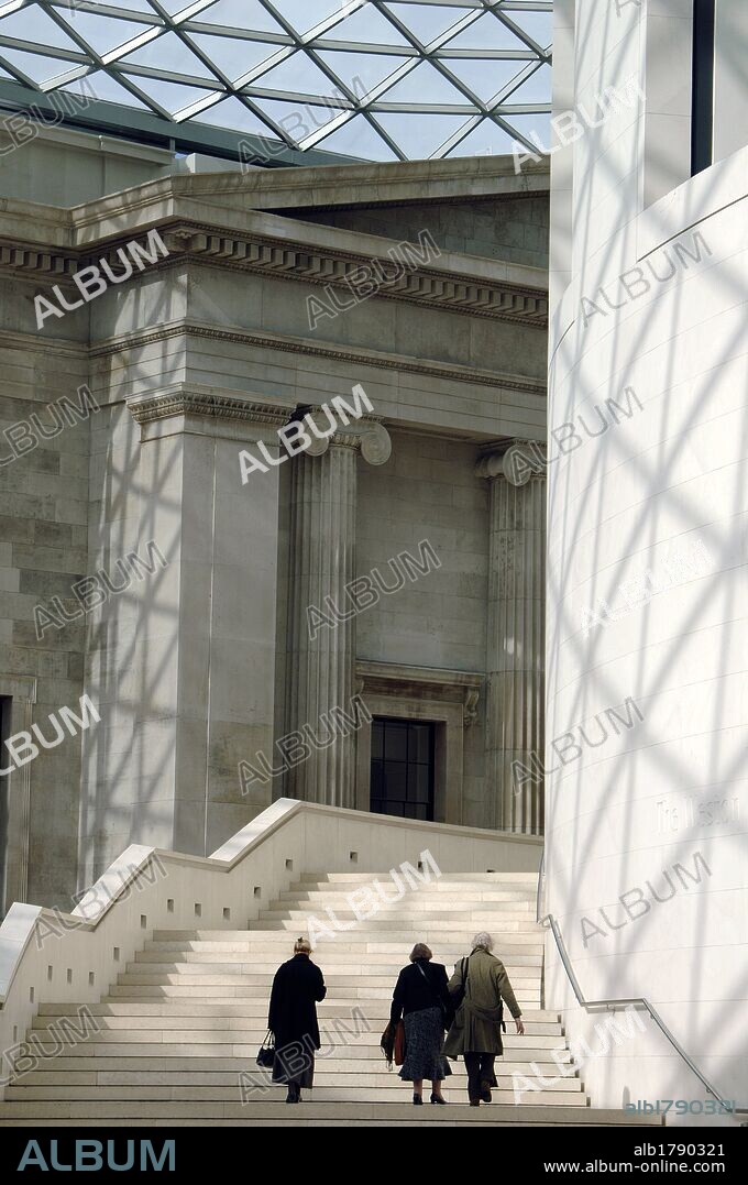 British Museum. Queen Elizabeth II Great Court, designed by Foster and Partners. 2000. London. United Kingdom.
