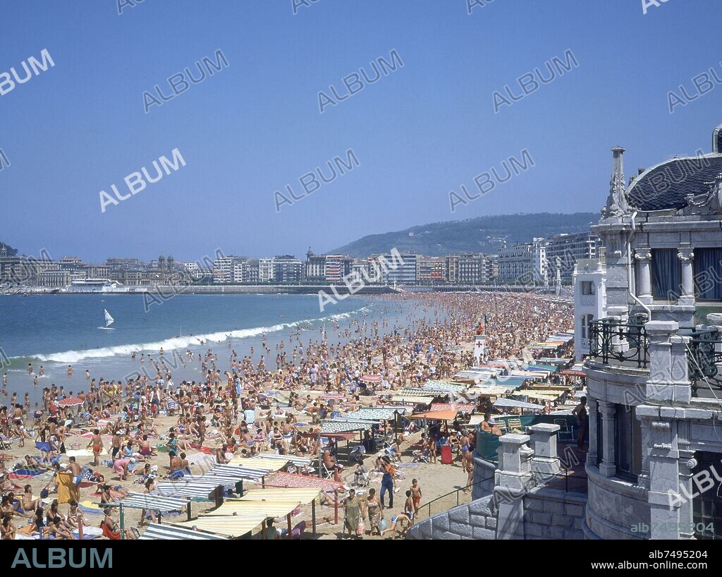 PLAYA DE LA CONCHA - FOTO AÑOS 80.