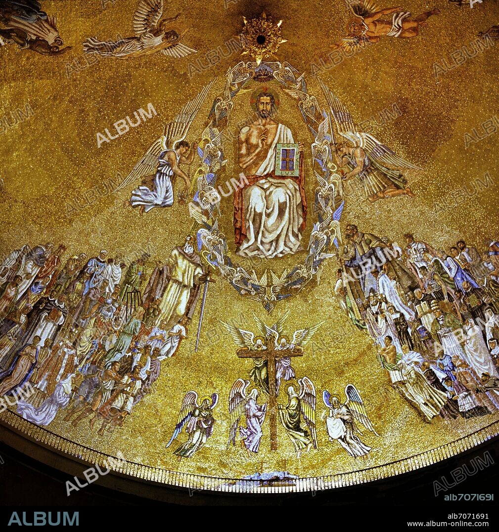 SANTIAGO PADROS (1918-1971). DETALLE DE LA CUPULA DE MOSAICO REALIZADA ENTRE 1951 Y 1955 - JESUCRISTO PANTOCRATOR ENTRE LOS MARTIRES Y LOS CONFESORES DE LA FE.