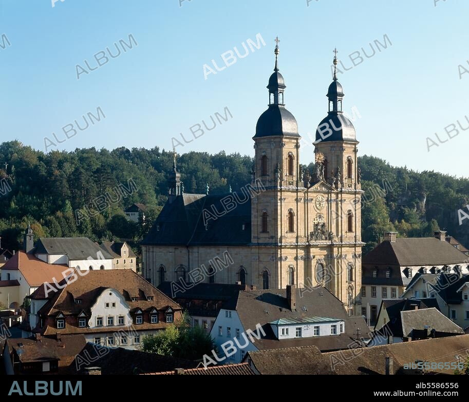 Gößweinstein (Oberfranken, Bayern), Wallfahrtskirche zur Hl. Dreifaltigkeit. (erbaut 1730-39; Architekt: Balthasar Neumann). Außenansicht von Südwesten. Foto.