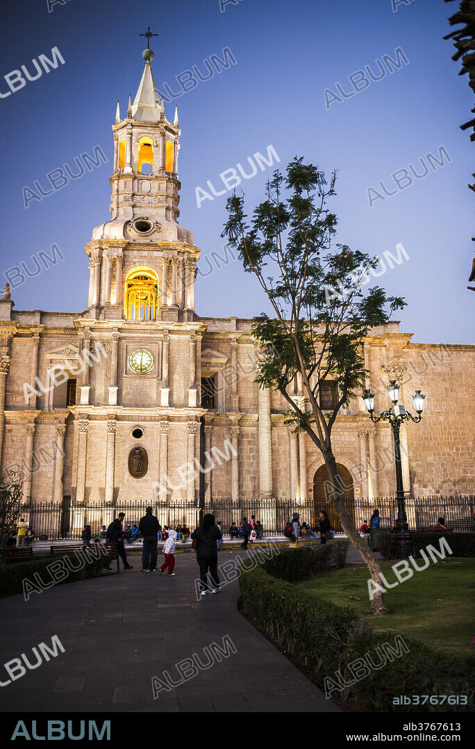 Night at Basilica Cathedral of Arequipa (Basilica Catedral), Plaza de Armas, UNESCO World Heritage Site, Arequipa, Peru, South America.