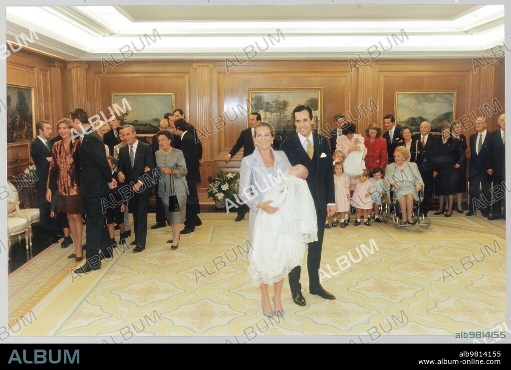 3 octubre 1998. Elena de Borbón y Jaime de Marichalar con su hijo Felipe Juan Foilán.