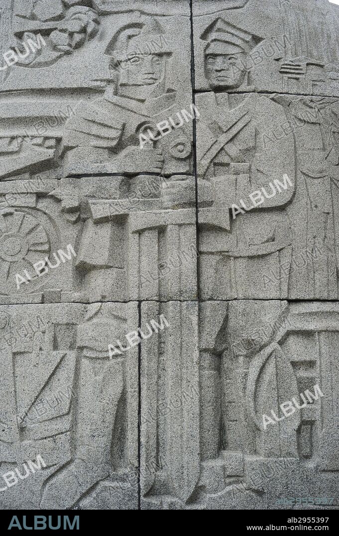POLONIA. GDANSK. Monumento a los que mantuvieron el carácter polaco de Gdansk. Homenaje a los que fueron asesinados por ser polacos, desde la Matanza de Gdansk 1308 hasta los ultimos días de la IIGM. Construido en 1969. Detalle relieves. Europa.