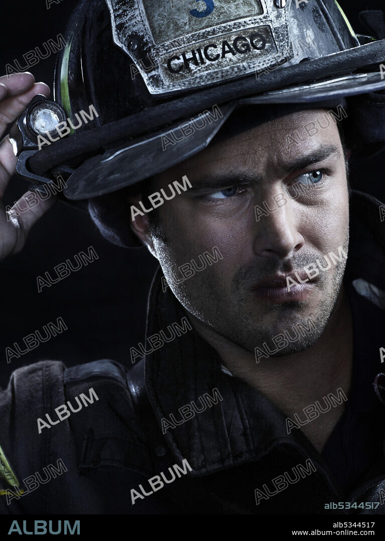 TAYLOR KINNEY in CHICAGO FIRE, 2012, directed by MICHAEL BRANDT, SANFORD BOOKSTAVER and STEVE SHILL. Copyright Wolf Films / Universal Pictures Television.