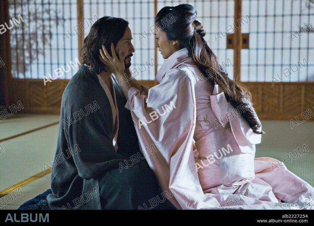KEANU REEVES y RINKO KIKUCHI en LA LEYENDA DEL SAMURAI, 2013 (47 RONIN), dirigida por CARL RINSCH. Copyright H2F Entertainment/Mid Atlantic Films/Moving Picture Company.