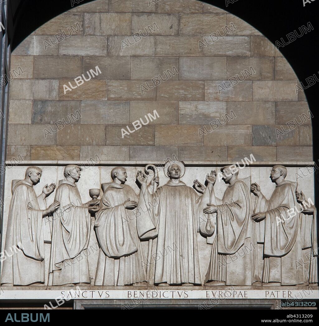 Joan Rebull / Fachada del Monasterio de Montserrat.
