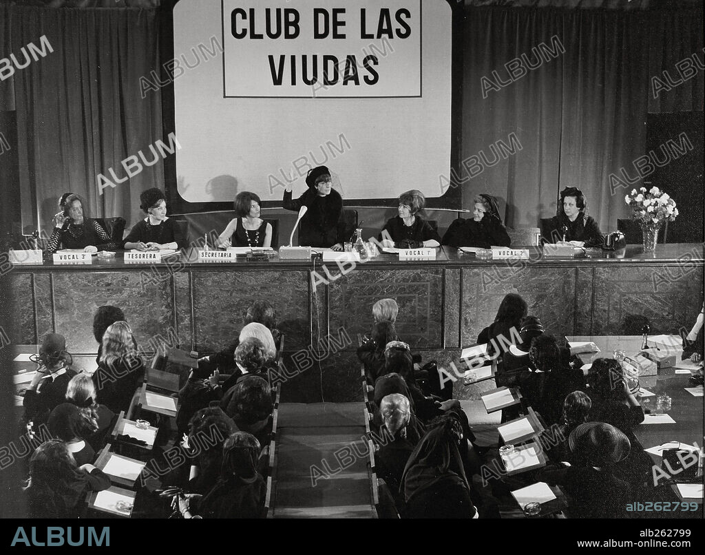 LAS VIUDAS, 1966, dirigida por JOSE MARIA FORQUE y JULIO COLL.