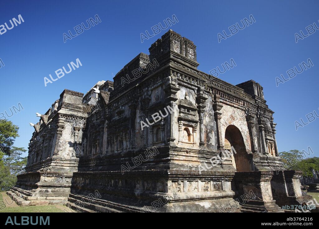 Thuparama (image house), Quadrangle, Polonnaruwa, UNESCO World Heritage Site, North Central Province, Sri Lanka, Asia.