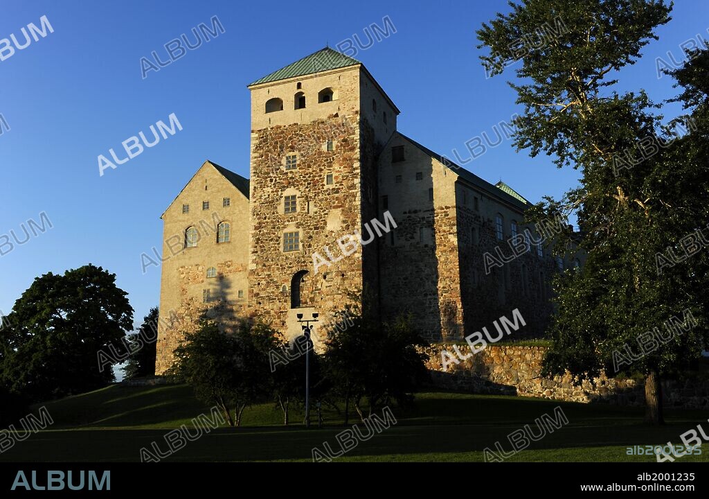 FINLANDIA. TURKU. Vista exterior del CASTILLO de la población, uno de los edificios más antiguos del país. De época medieval. Su construcción se inició en el S. XIII. Norte de Europa.