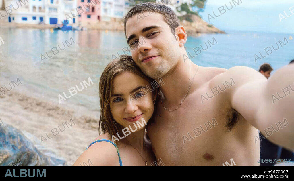 CLARA GALLE y JULIO PEÑA en A TRAVES DEL MAR, 2023, dirigida por MARÇAL FORES. Copyright NOSTROMO PICTURES.