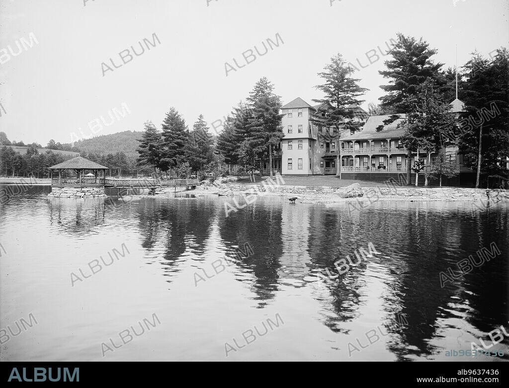 Pine Grove Springs Hotel, Lake Spofford, N.H., between 1900 and 1905.