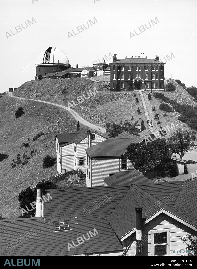 San Jose, California:  c. 1928 The James Lick Observatory on Mount Hamilton's summit at 4209 feet. Opening in 1887, it was the world's first permanently occupied mountain top observatory   © Underwood Archives / The Image Works.