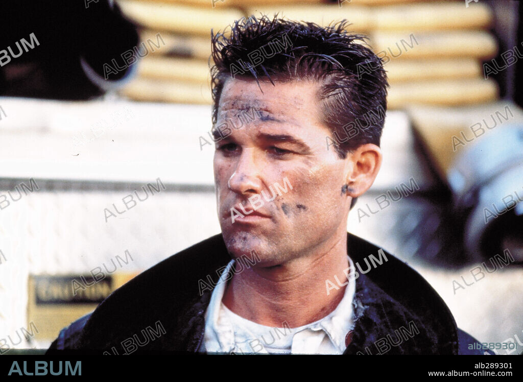 KURT RUSSELL in BACKDRAFT - MÄNNER, DIE DURCHS FEUER GEHEN, 1991 (BACKDRAFT), unter der Regie von RON HOWARD. Copyright UNIVERSAL PICTURES.