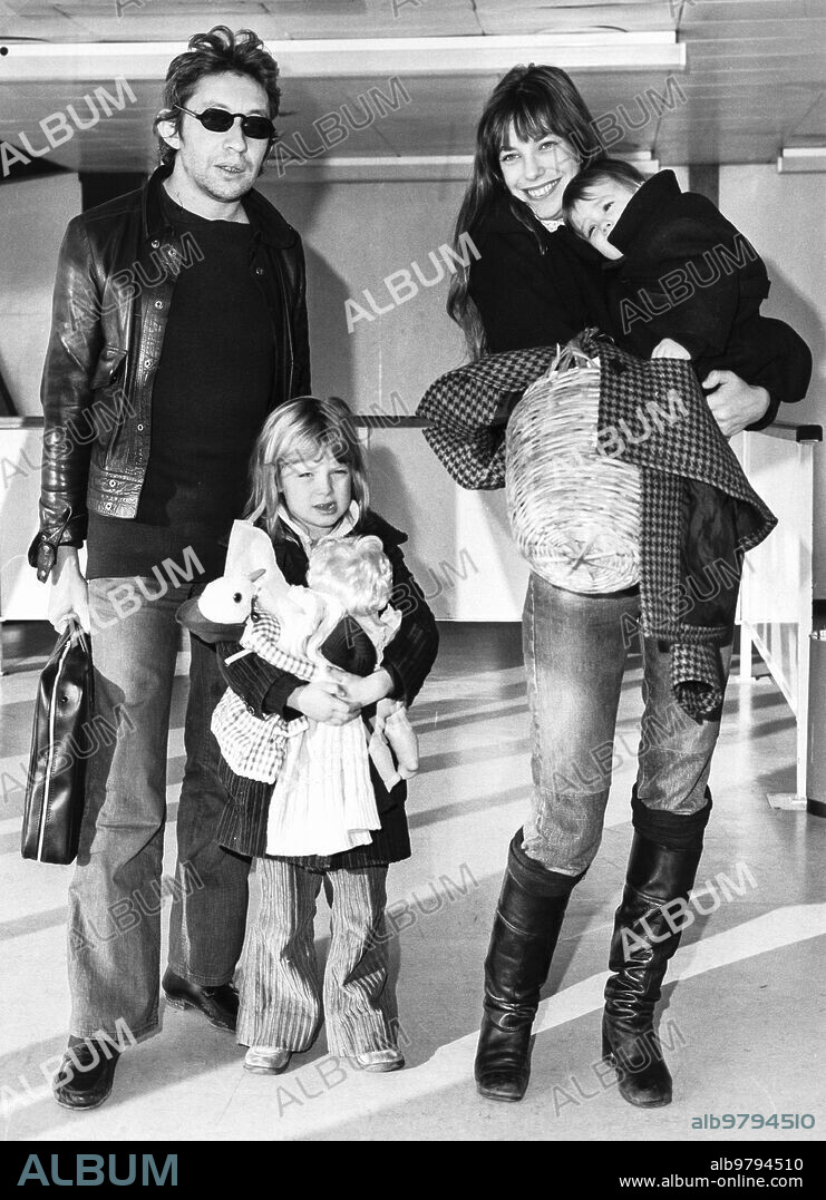 Jane birkin, serge gainsbourg, charlotte gainsbourg, kate barry, london 1972.